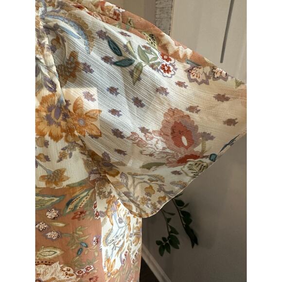 NWT Maison d' Amelie Floral V-Neck Flutter Sleeve Blouse Sz. XS - Picture 11 of 13